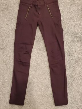 Rag & Bone super cool Mulberry color super soft skinnies, cargo & zip pockets